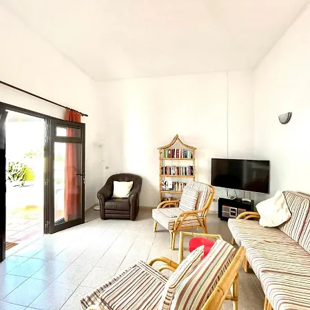 Bungalow Para Nudistas, Con Wifi Y Estupenda Vista La Piscina, A Pocos Metros De La Playa