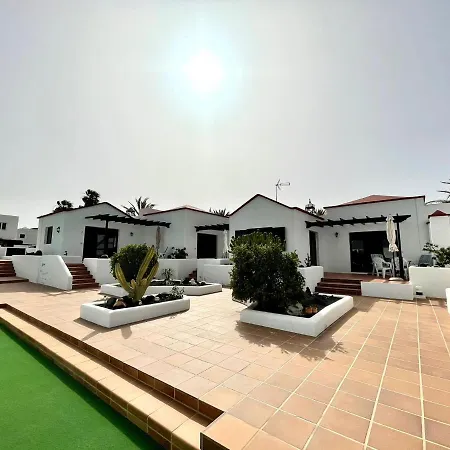 Bungalow Para Nudistas, Con Wifi Y Estupenda Vista La Piscina, A Pocos Metros De La Playa *