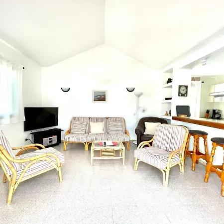 Bungalow Para Nudistas, Con Wifi Y Estupenda Vista La Piscina, A Pocos Metros De La Playa